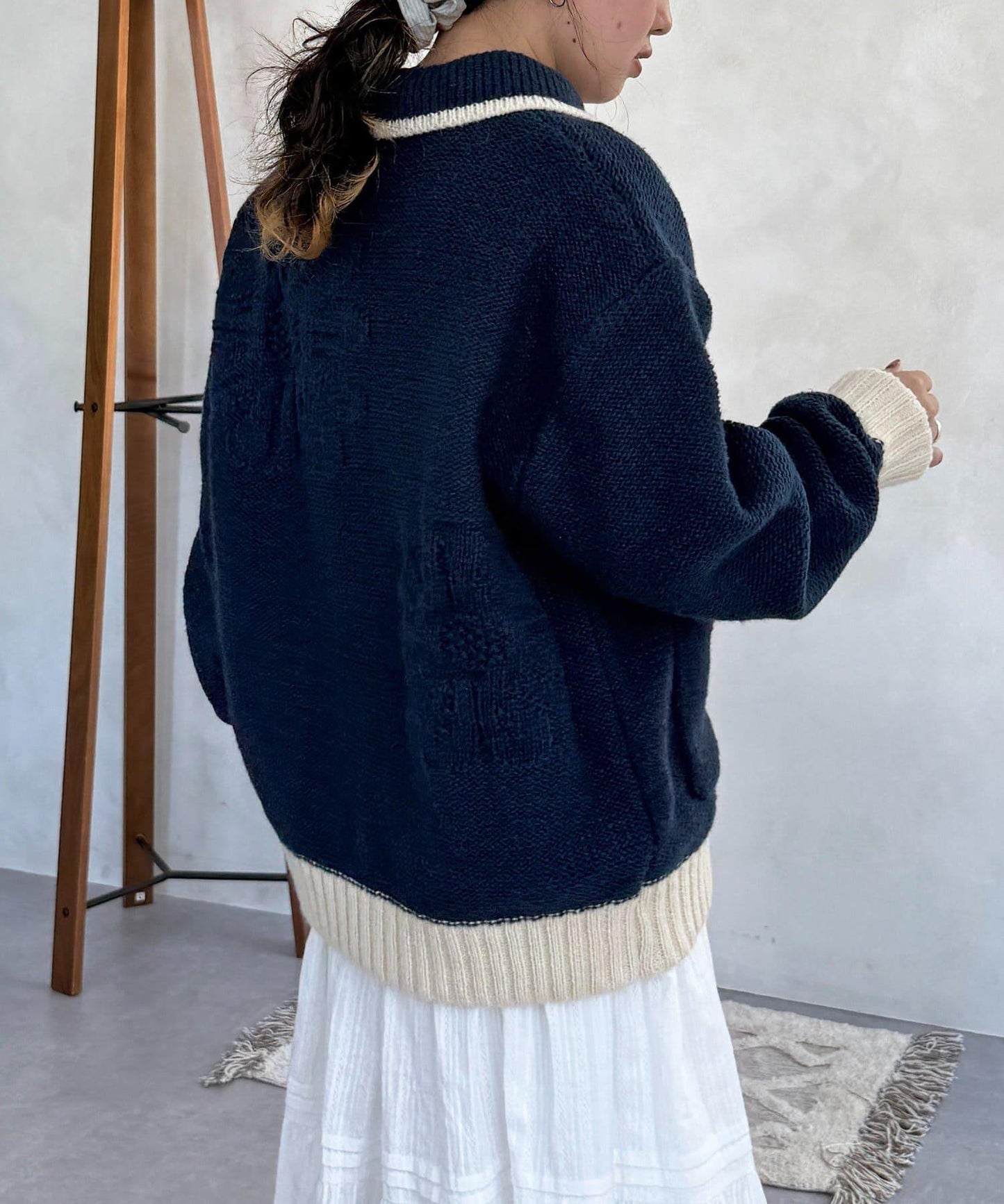 同色系花紋提花開衫