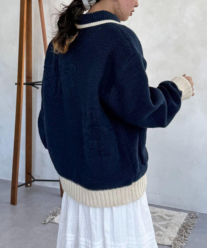 同色系花紋提花開衫