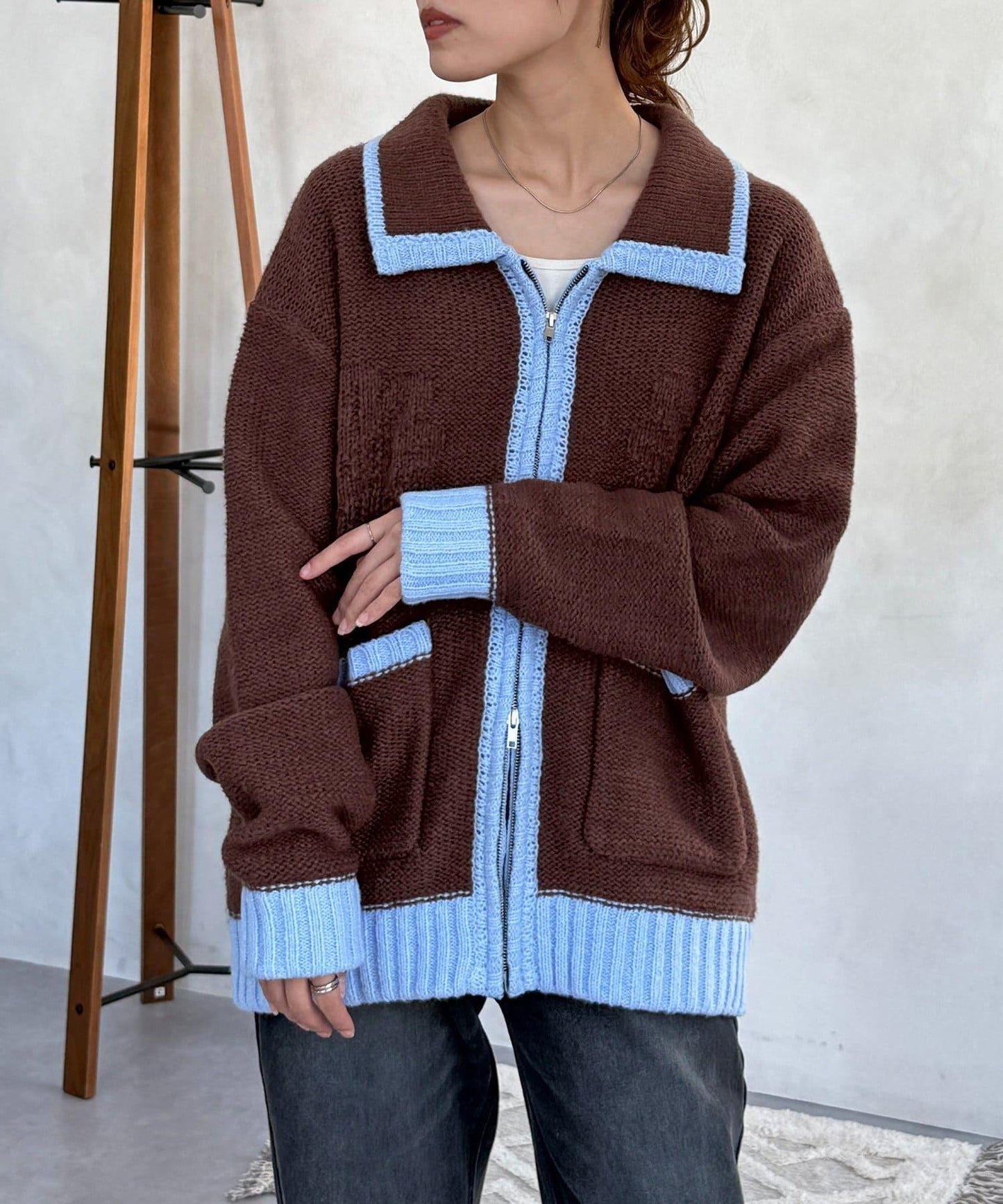 同色系花紋提花開衫