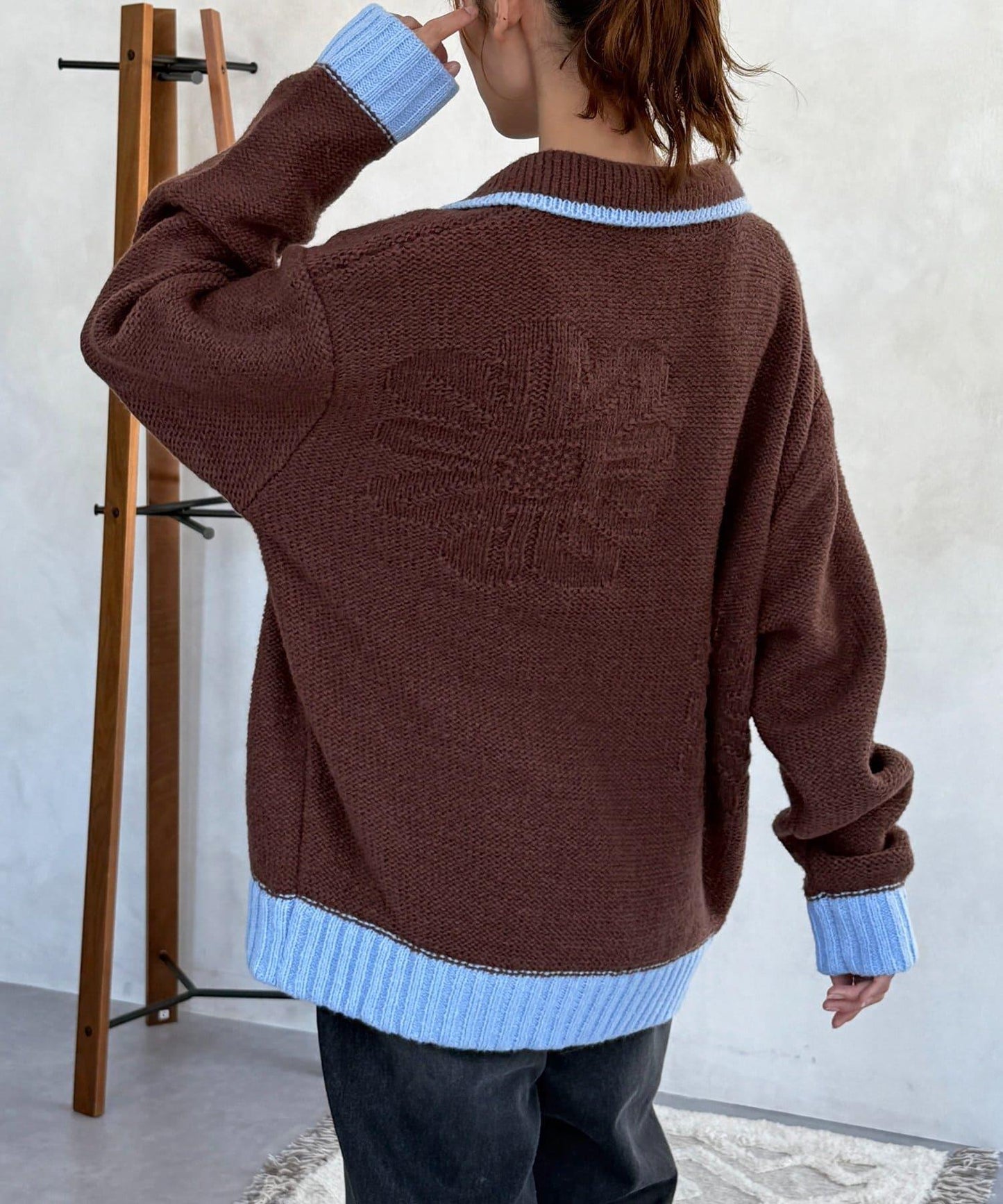 同色系花紋提花開衫