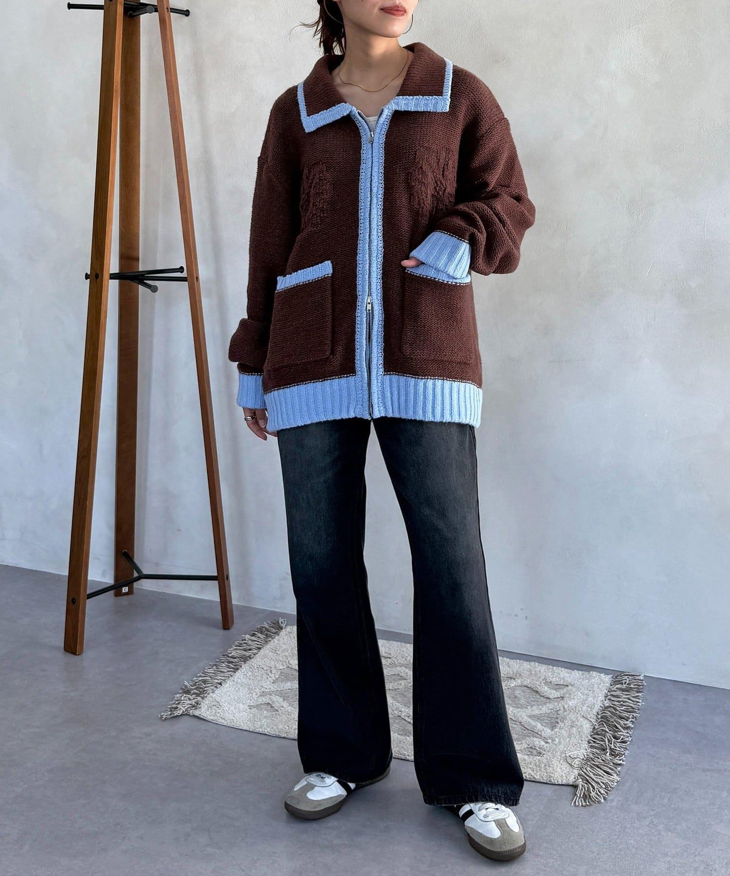 同色系花紋提花開衫