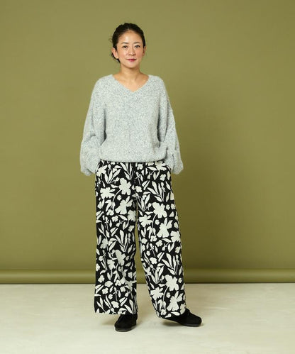 黑白刺繡休閒褲