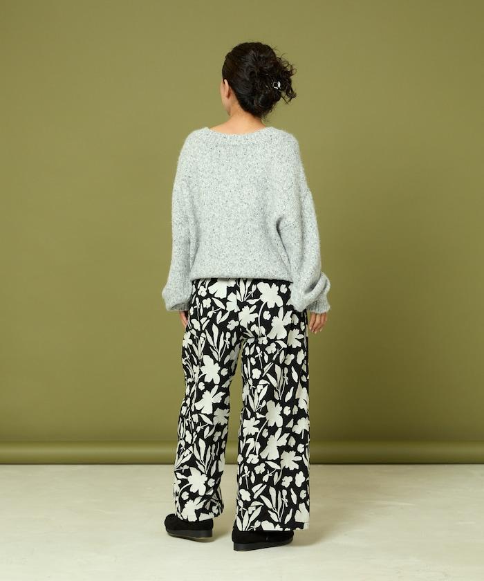 黑白刺繡休閒褲