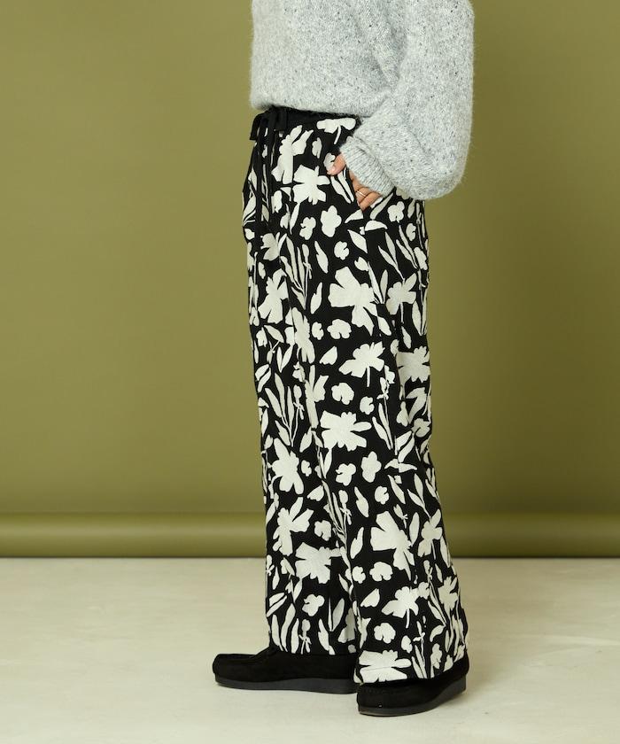 黑白刺繡休閒褲