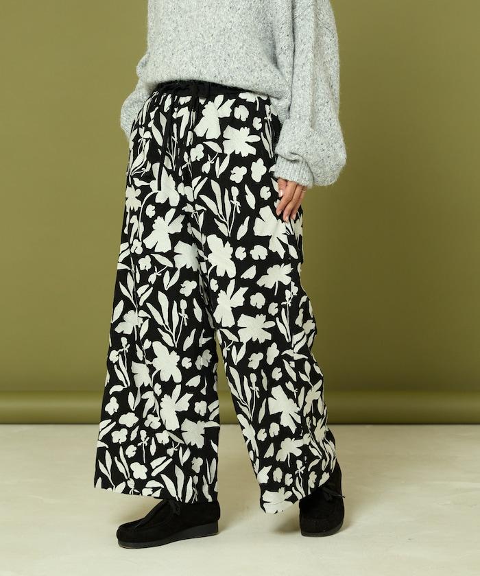 黑白刺繡休閒褲