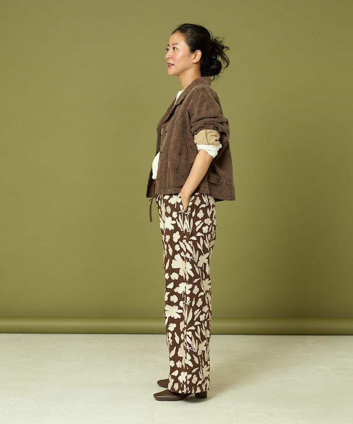 黑白刺繡休閒褲