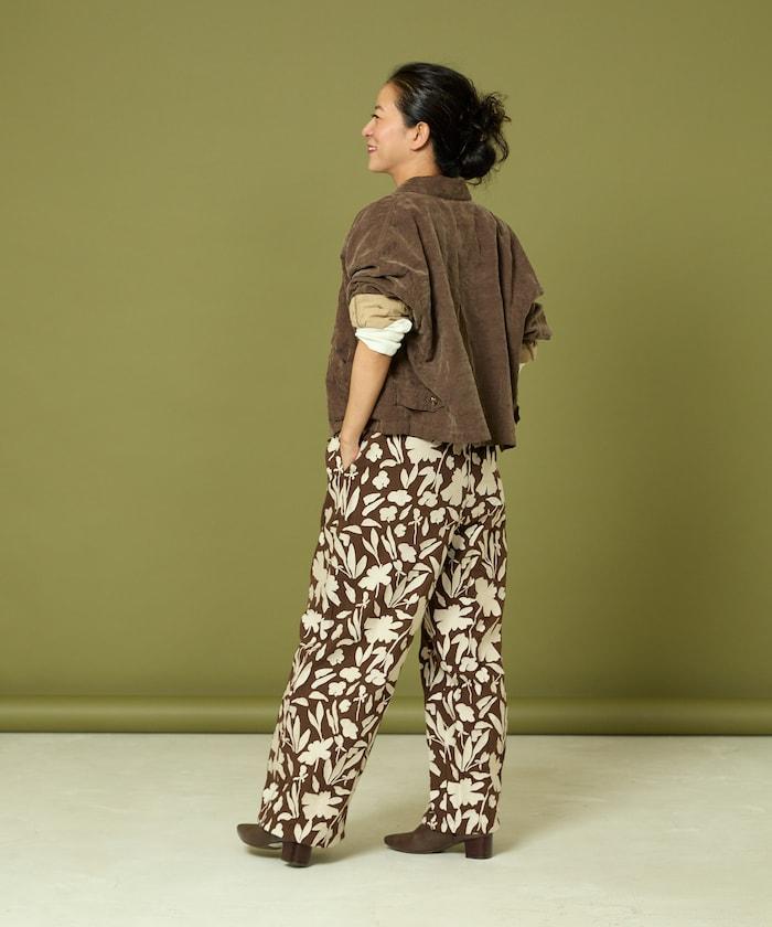 黑白刺繡休閒褲