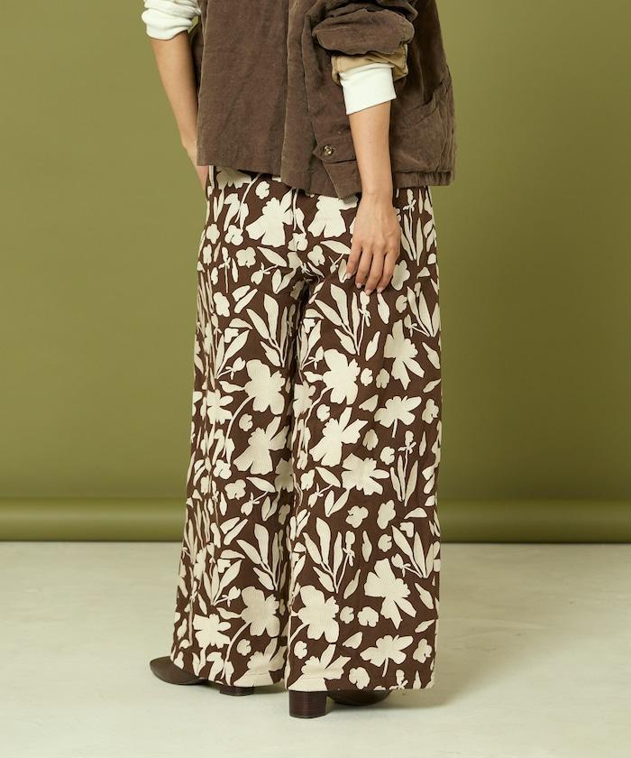 黑白刺繡休閒褲