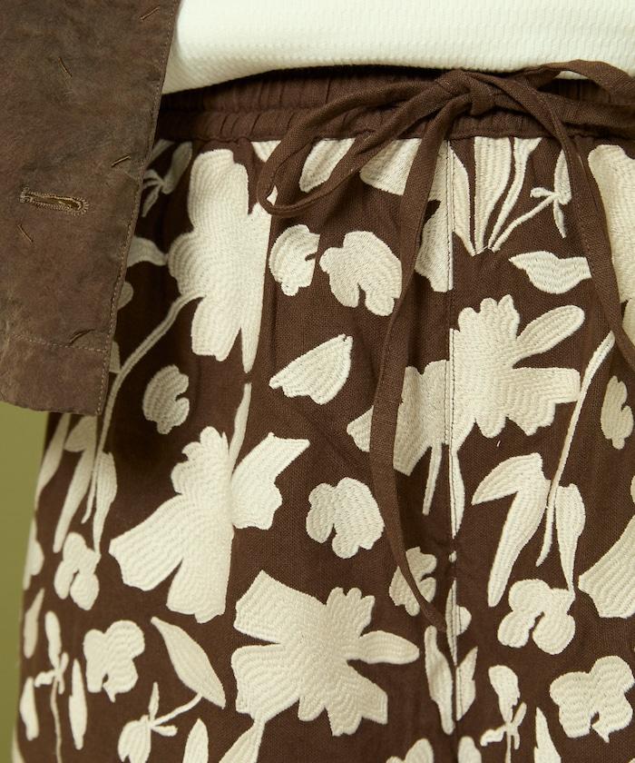 黑白刺繡休閒褲