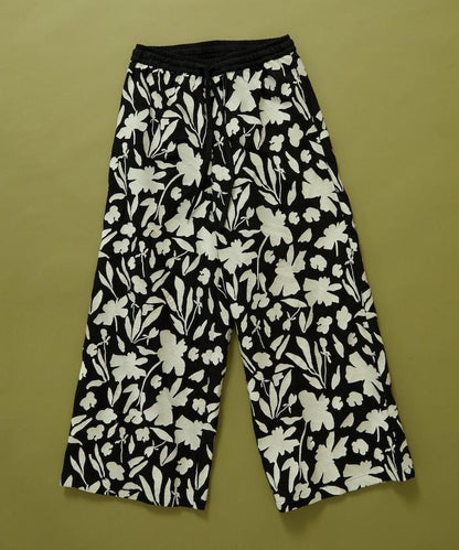 黑白刺繡休閒褲