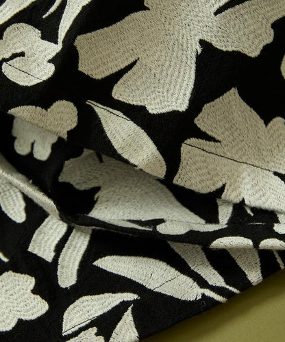 黑白刺繡休閒褲