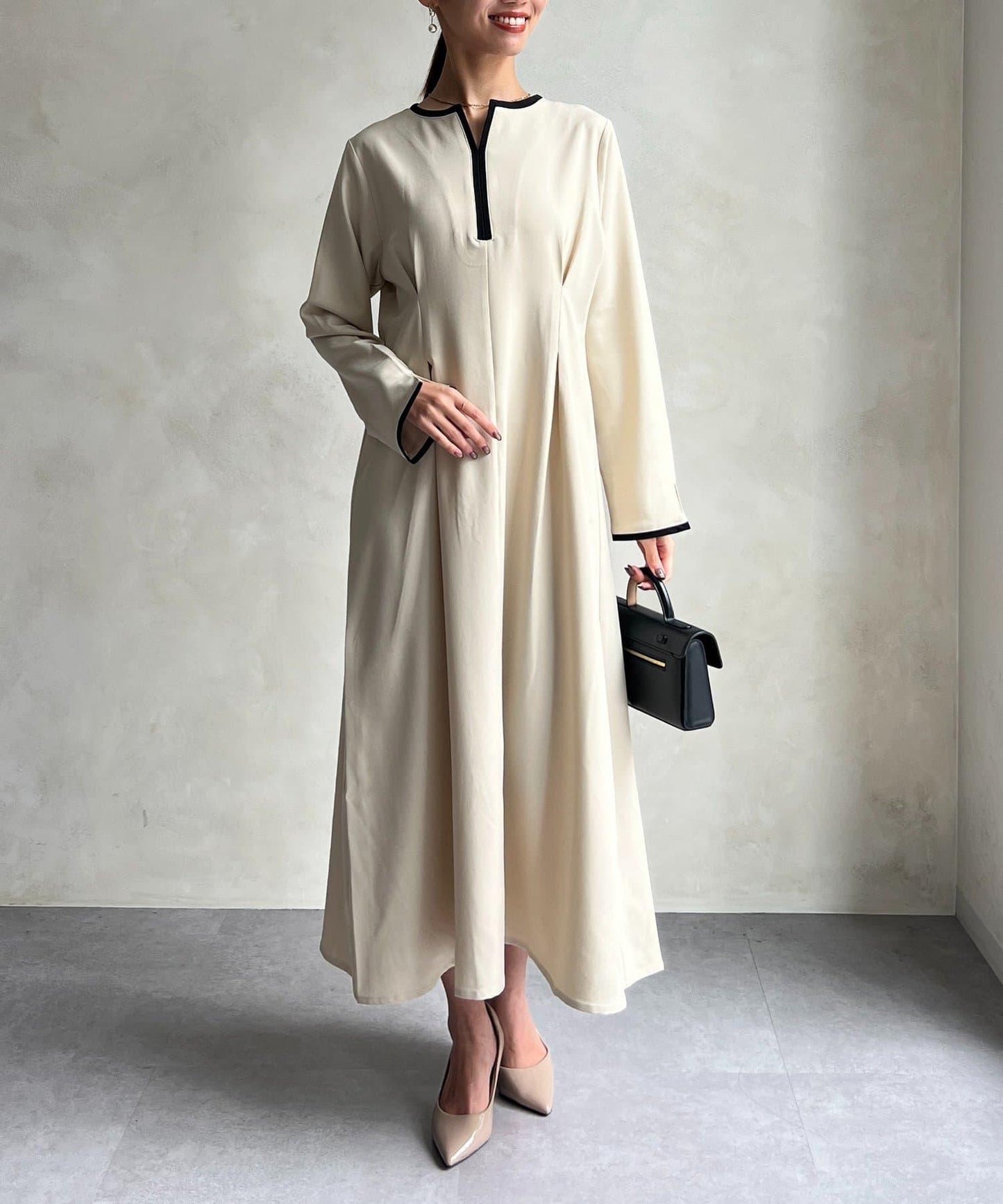 【可用於正式場合】滾邊褶皺連衣裙