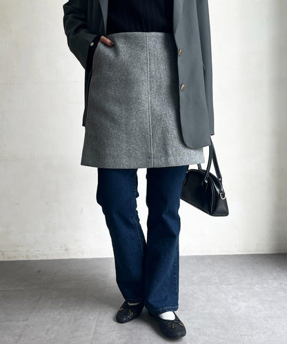 帶鉚釘呢料中長裙