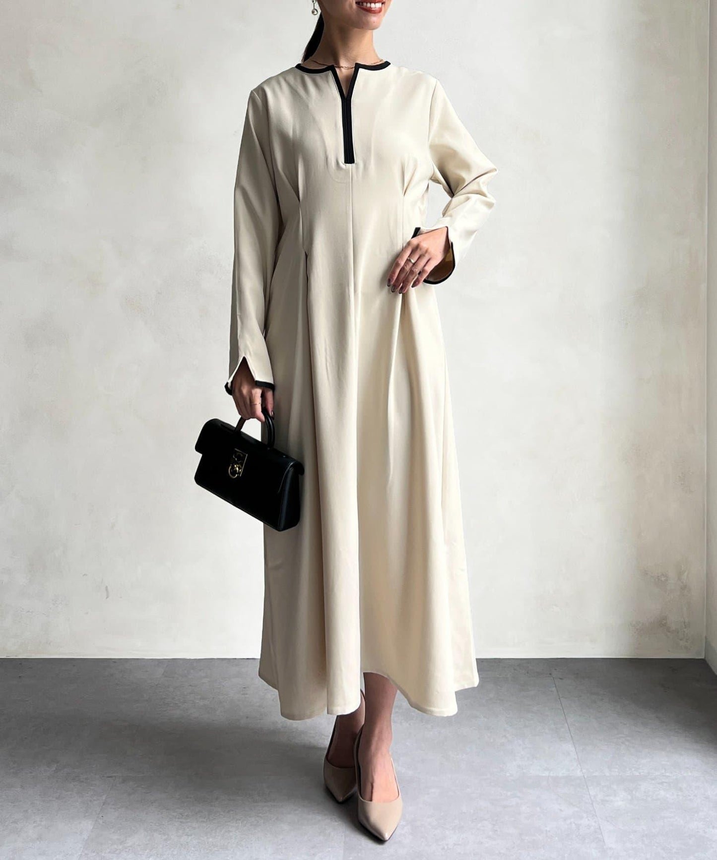 【可用於正式場合】滾邊褶皺連衣裙