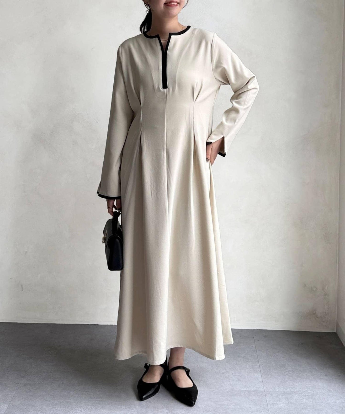 【可用於正式場合】滾邊褶皺連衣裙