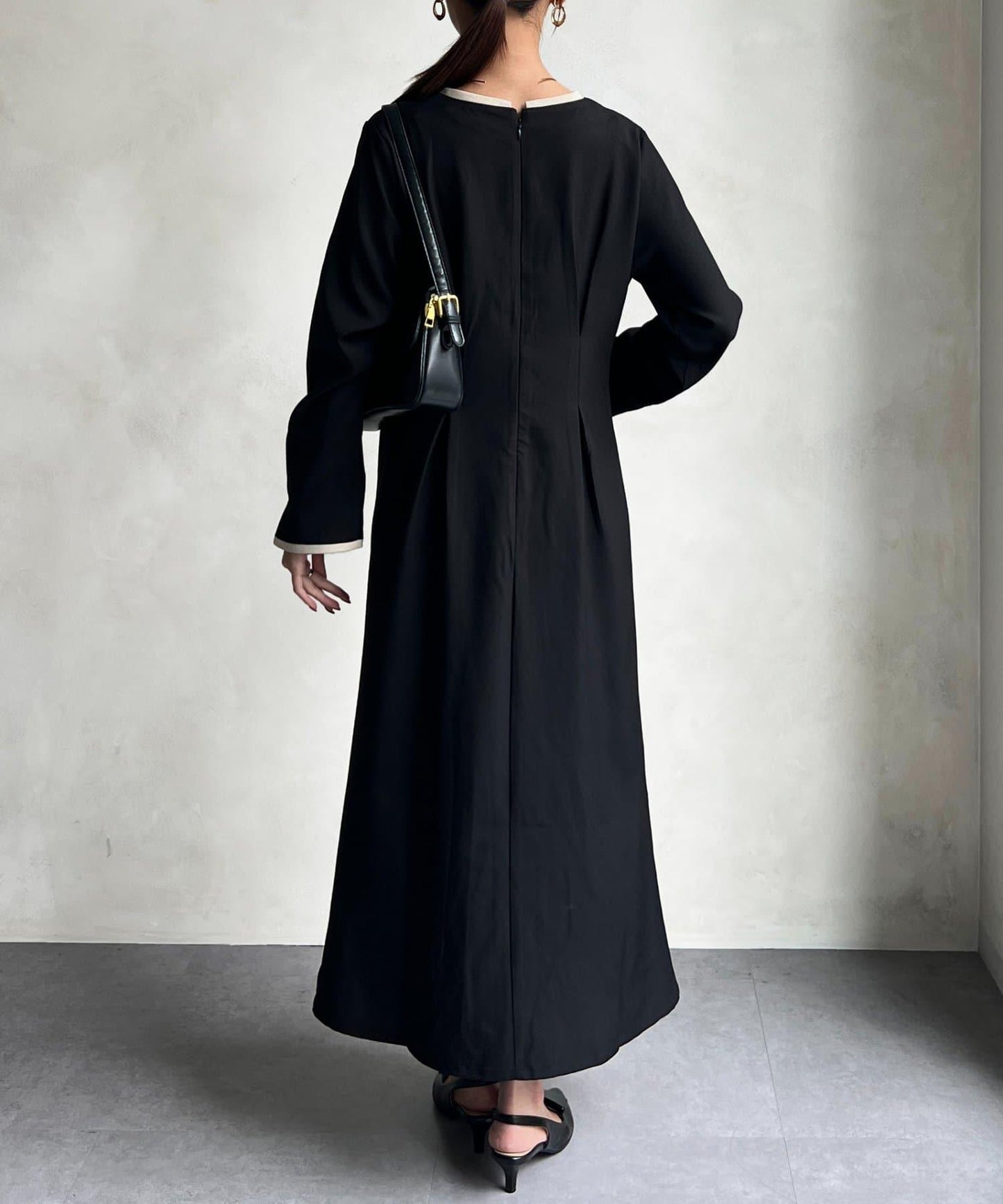 【可用於正式場合】滾邊褶皺連衣裙