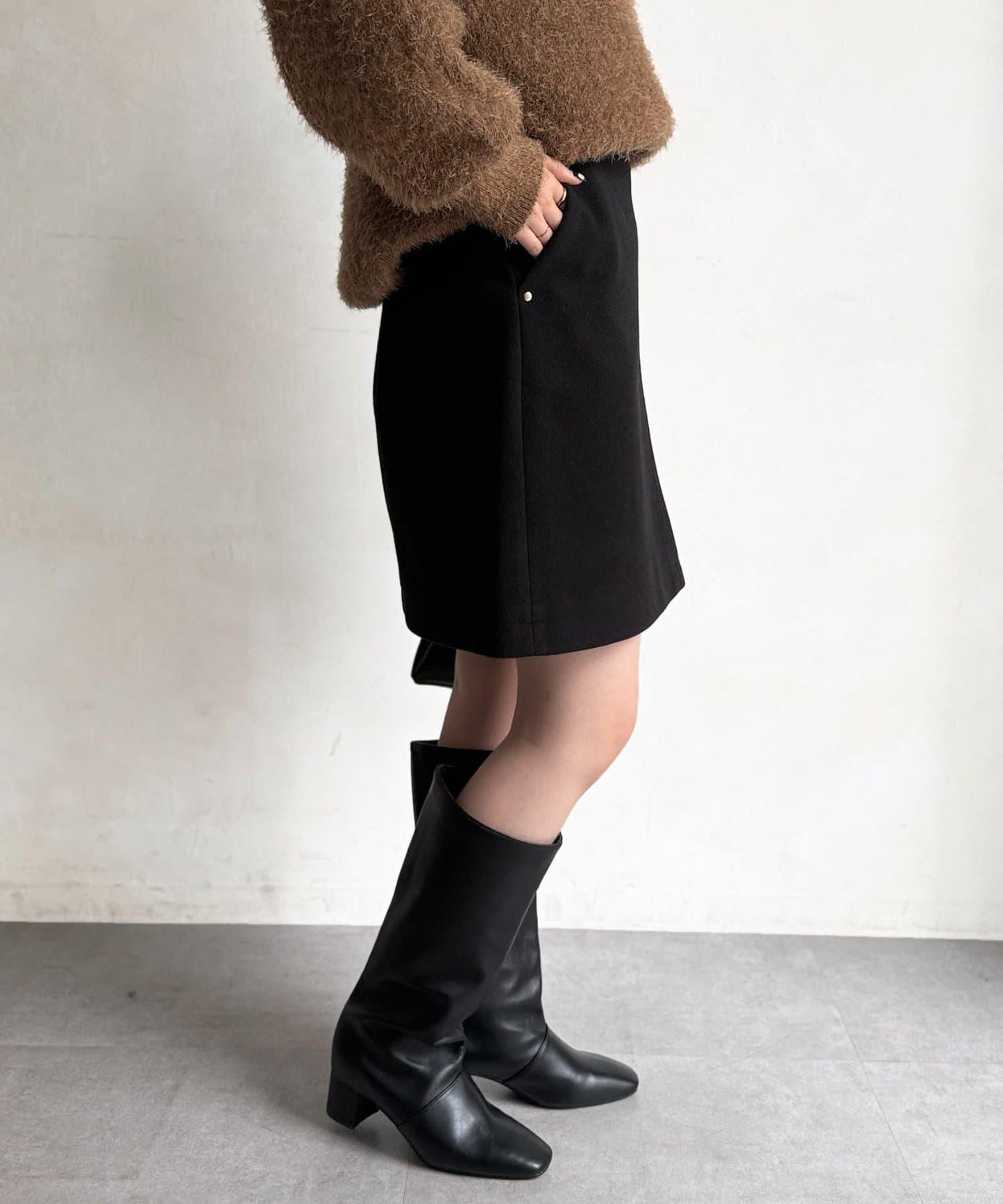 帶鉚釘呢料中長裙