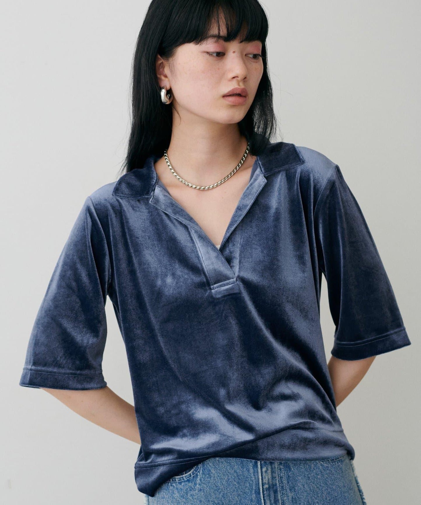 天鵝絨翻領套頭衫