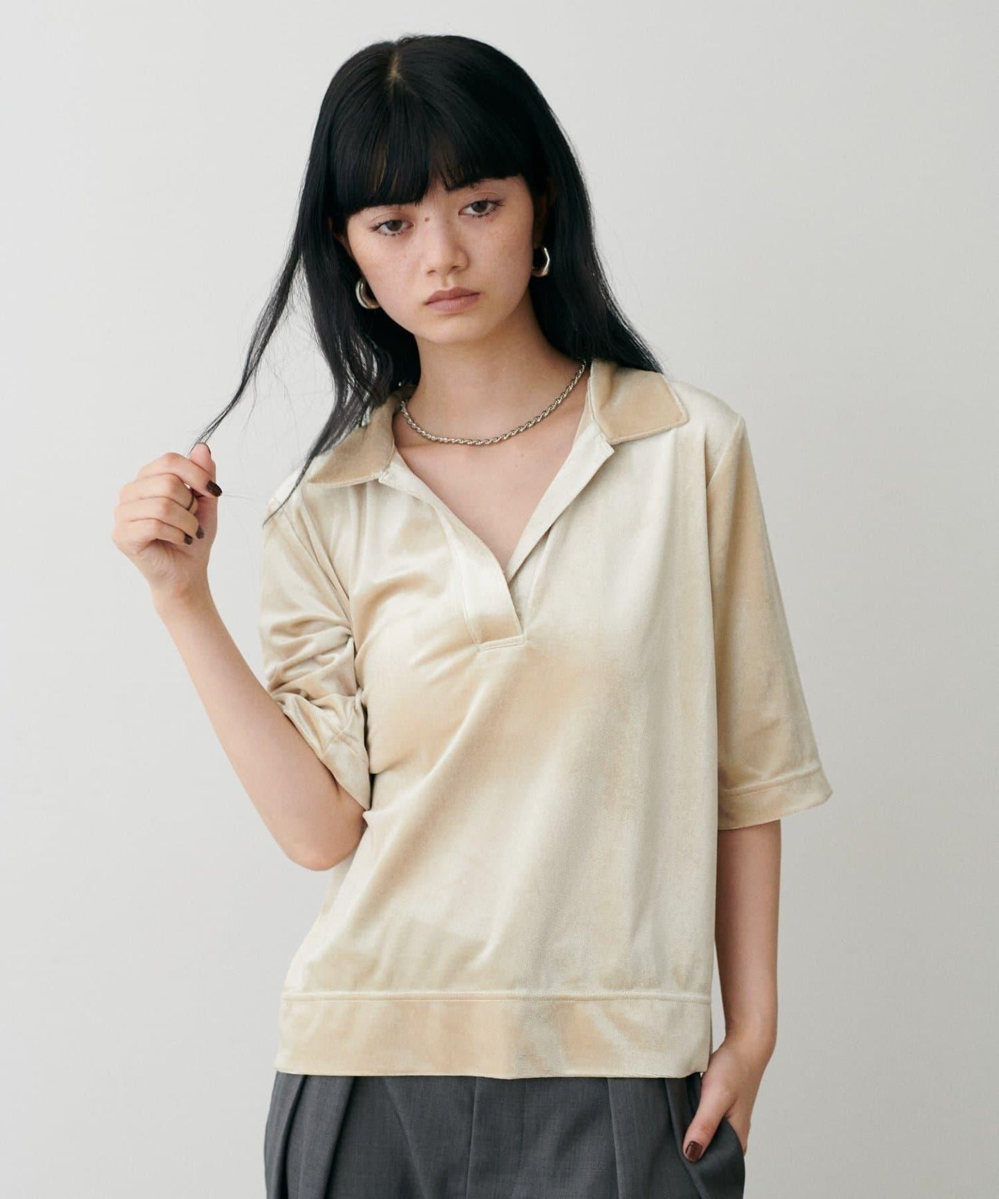 天鵝絨翻領套頭衫