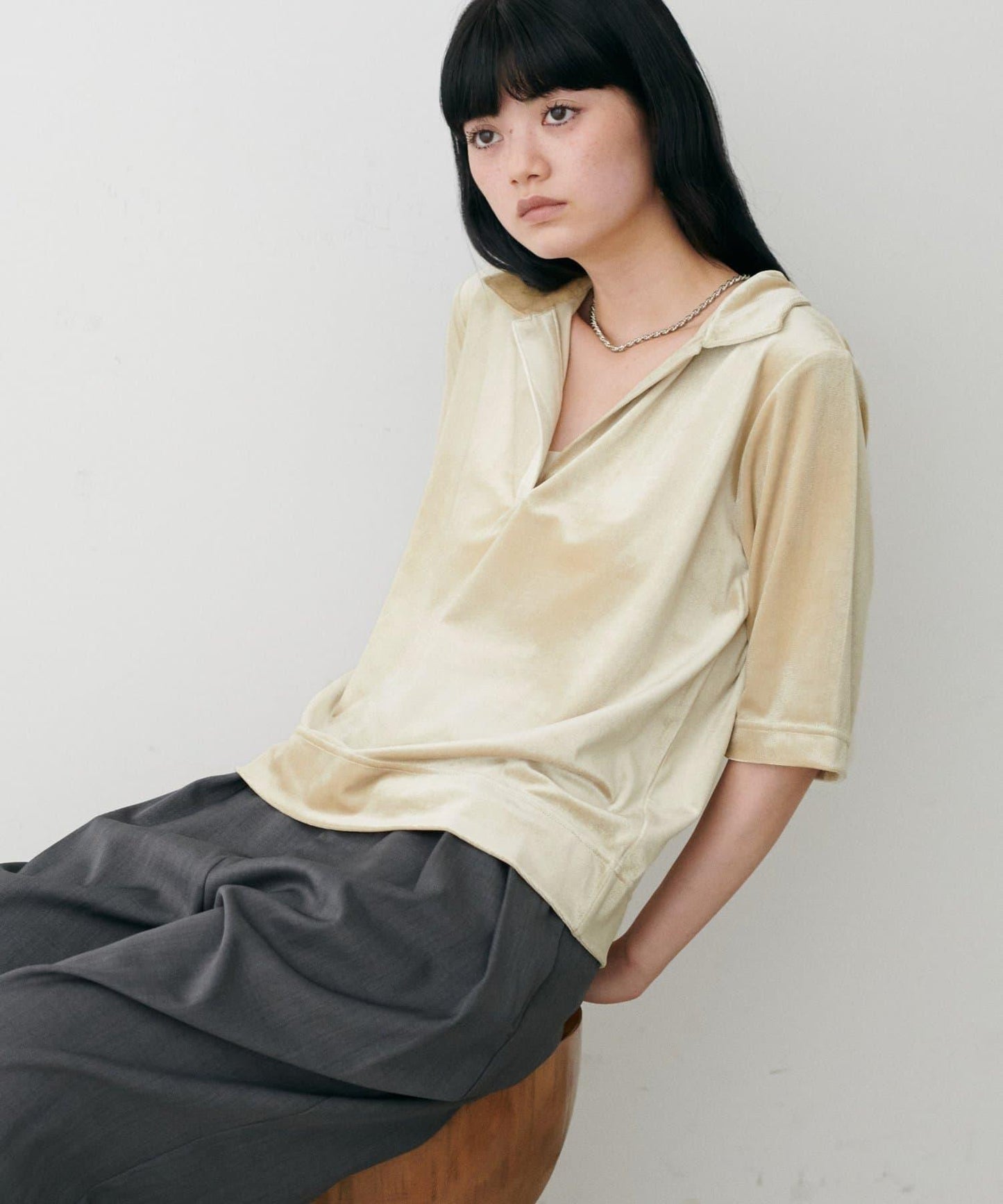 天鵝絨翻領套頭衫