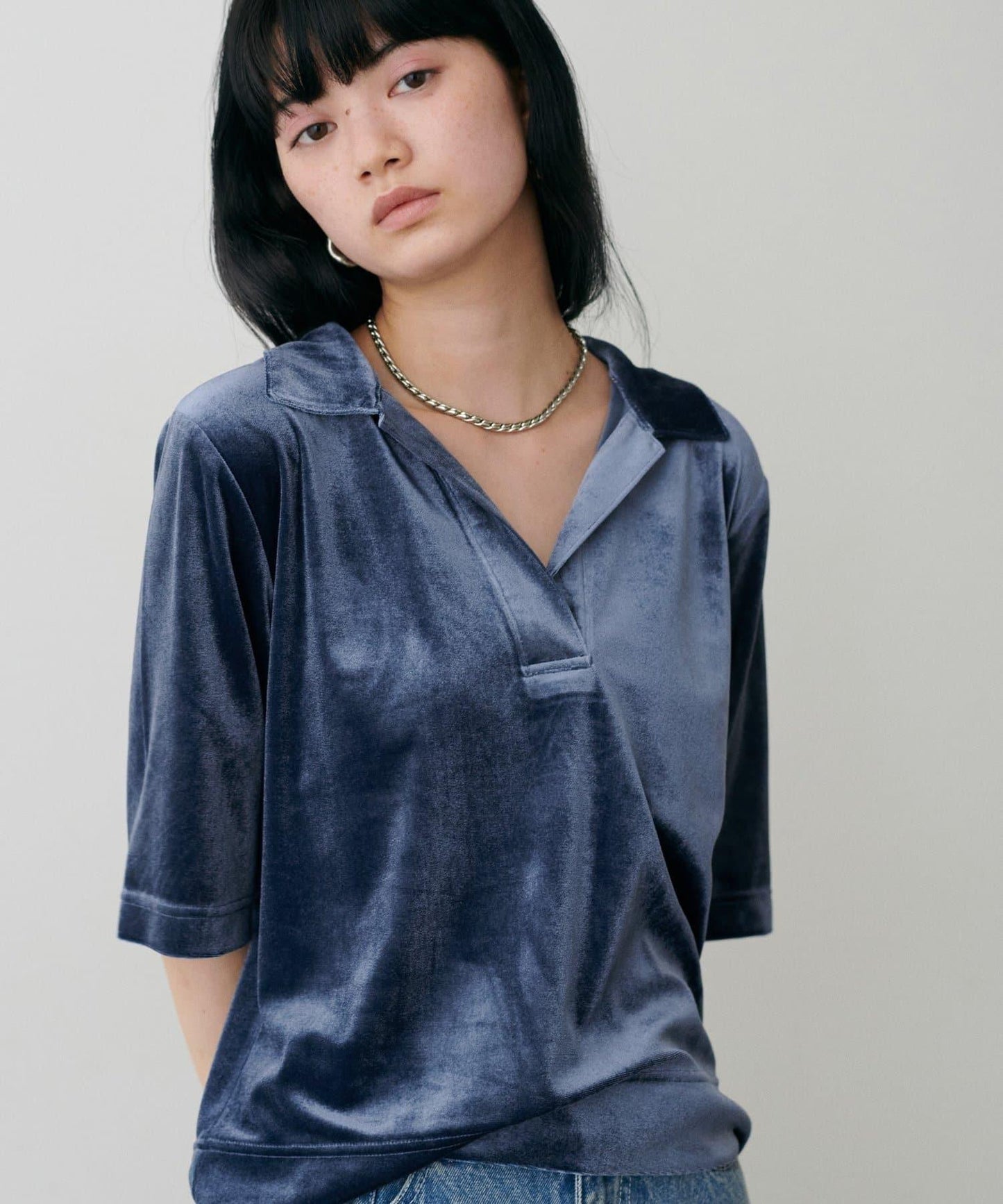 天鵝絨翻領套頭衫