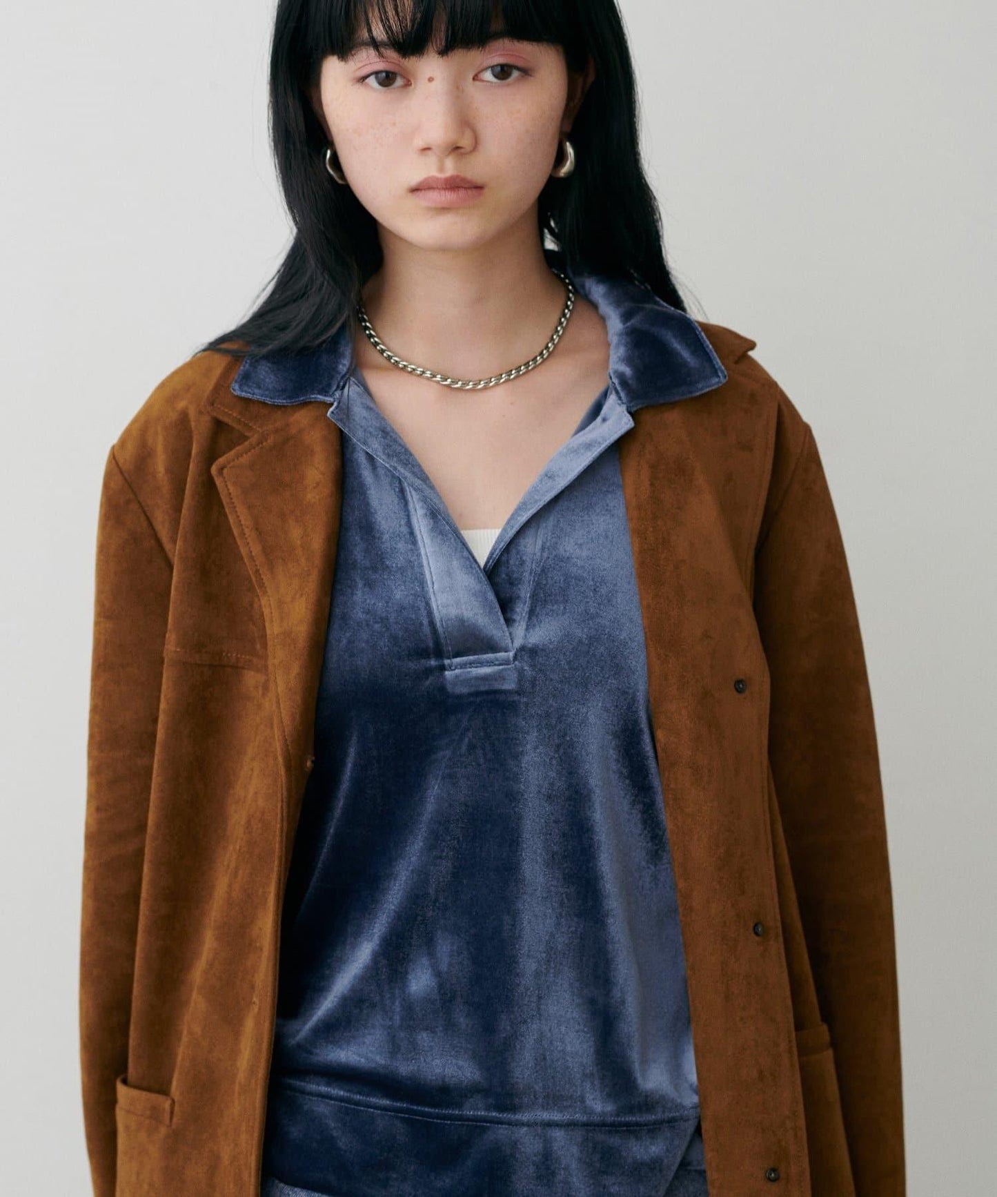 天鵝絨翻領套頭衫