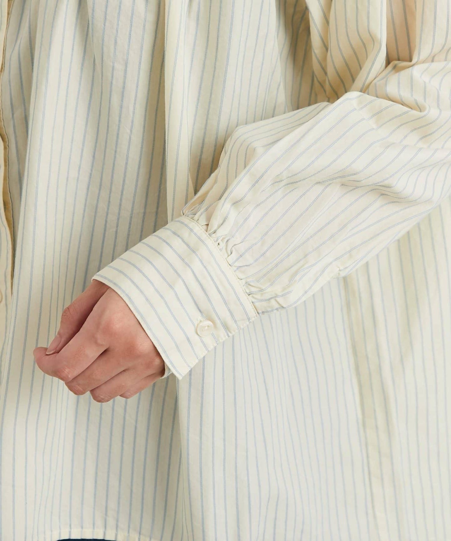 日常百搭褶皺條紋襯衫