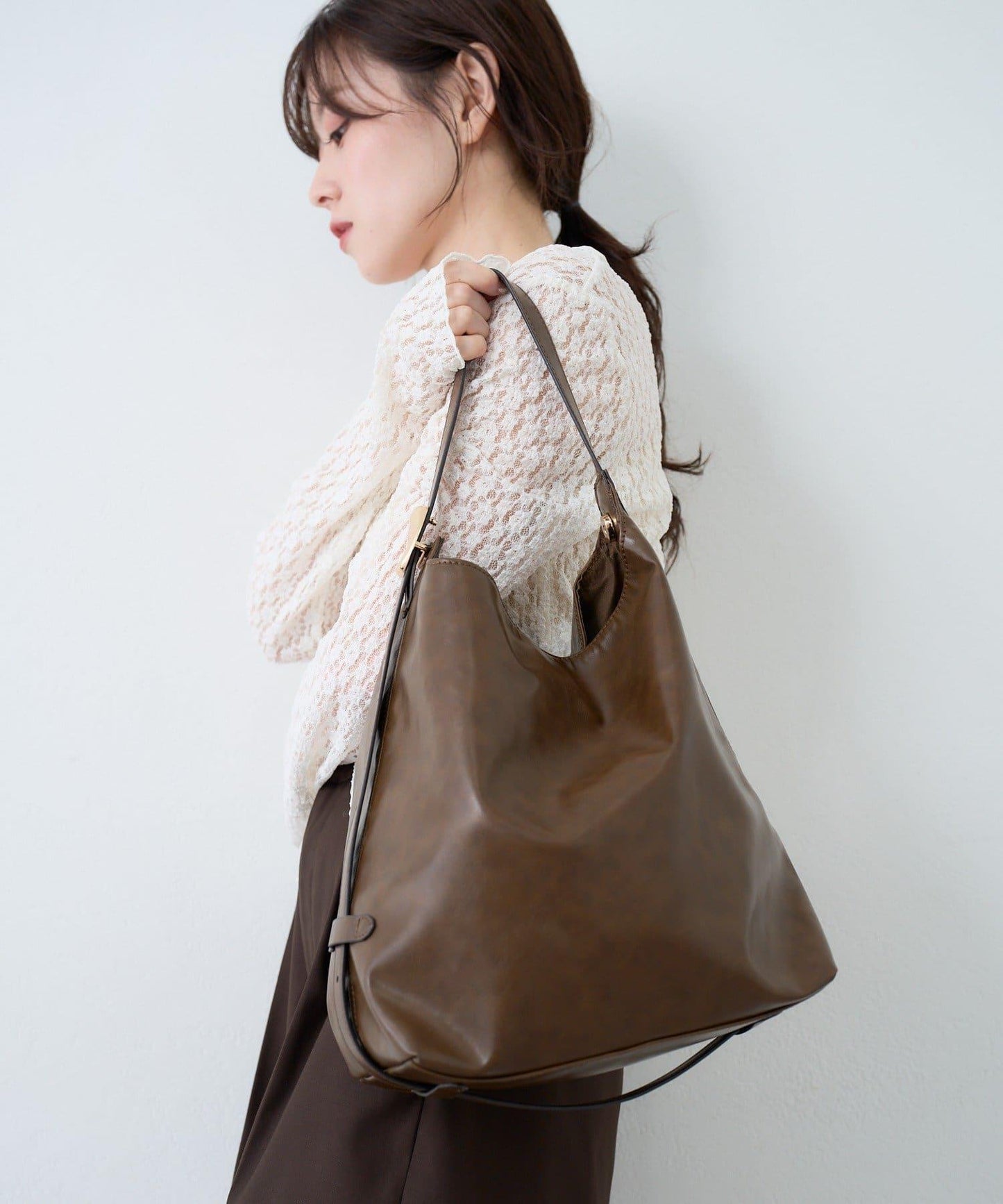 【2WAY/A4尺寸】裝飾單手柄包