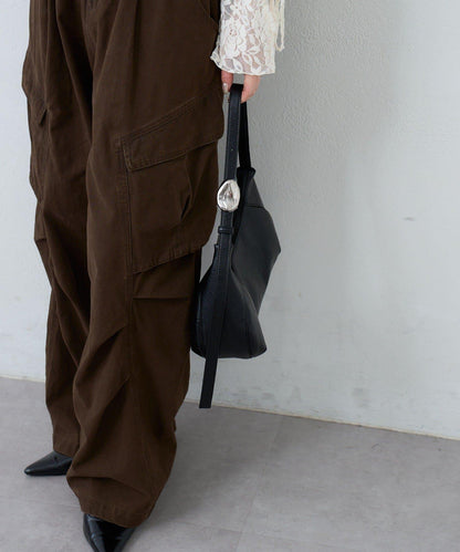 【2WAY/可收納500ml塑料瓶】半月造型單肩包