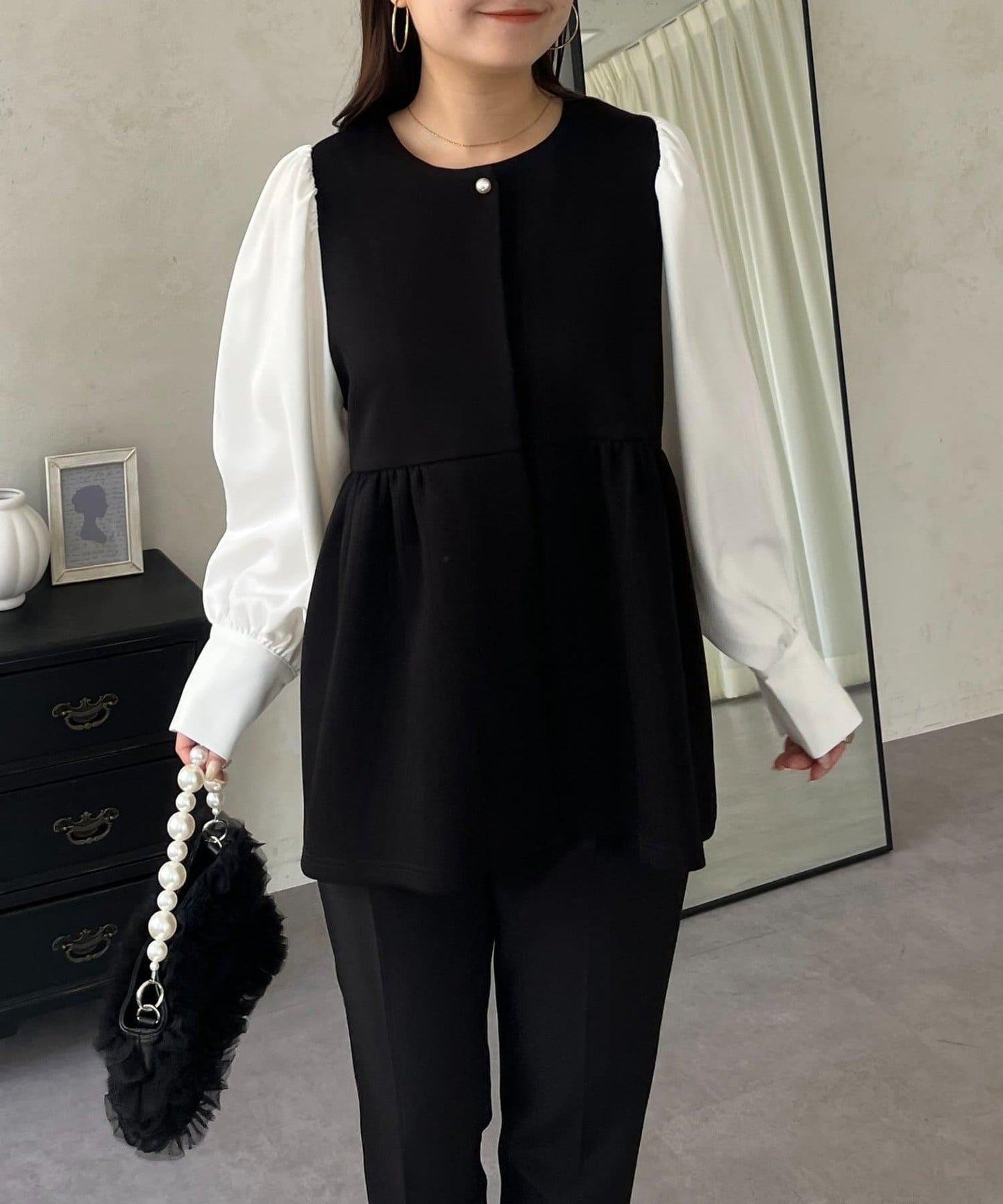 珍珠紐扣拼接荷葉邊上衣