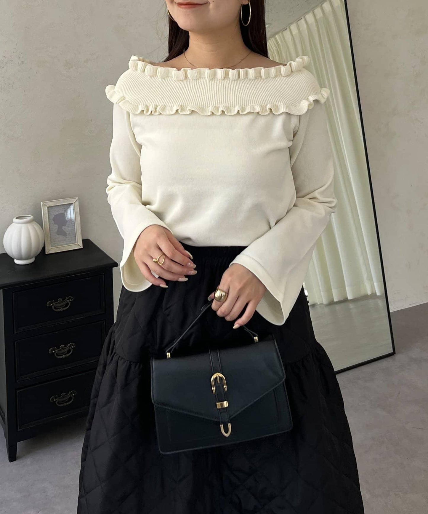 褶皺荷葉邊一字肩針織衫