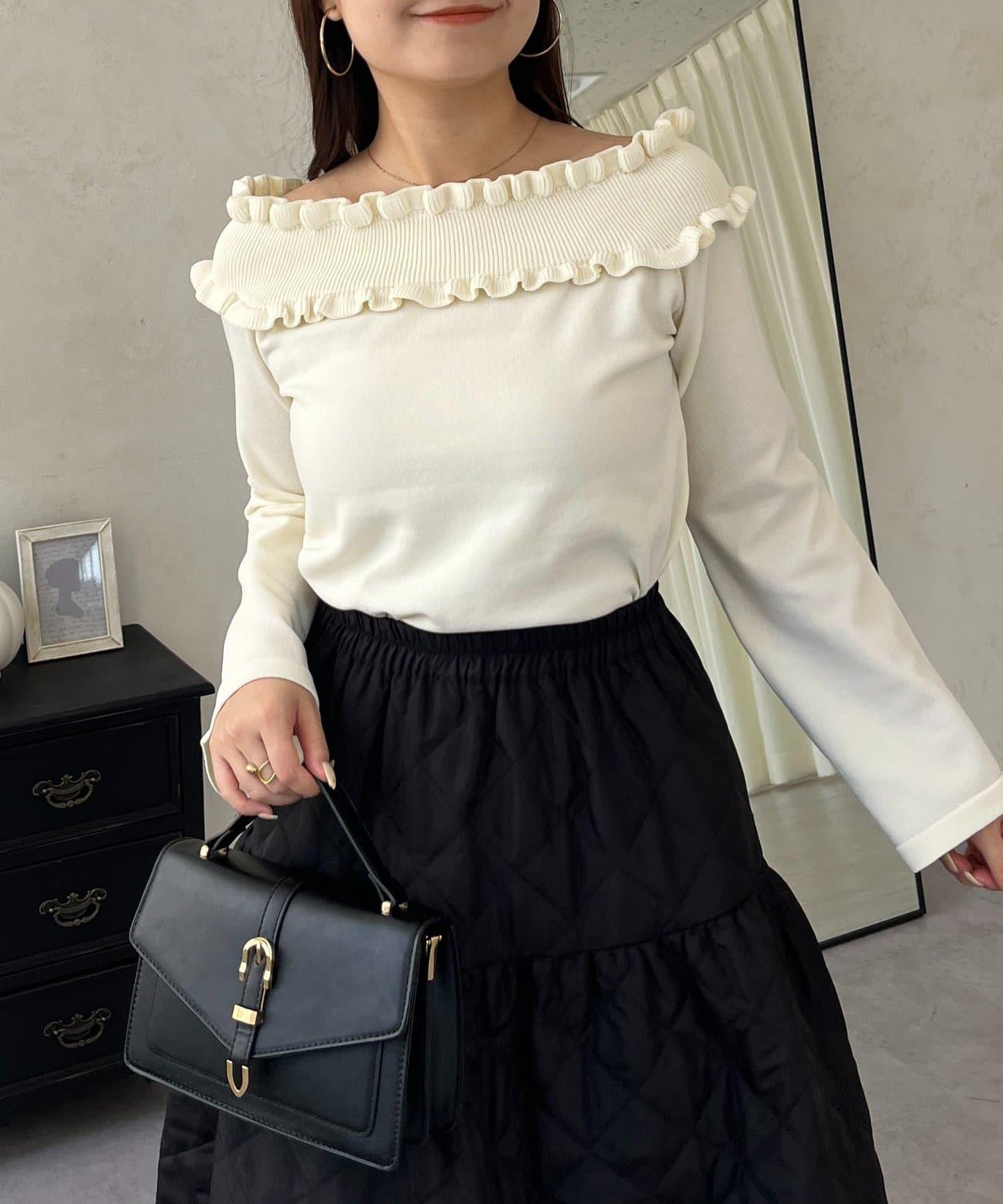 褶皺荷葉邊一字肩針織衫