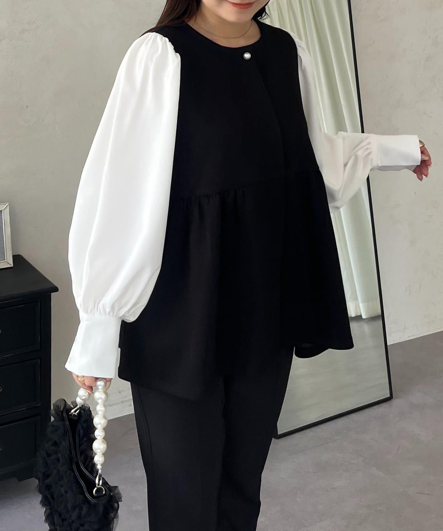 珍珠紐扣拼接荷葉邊上衣