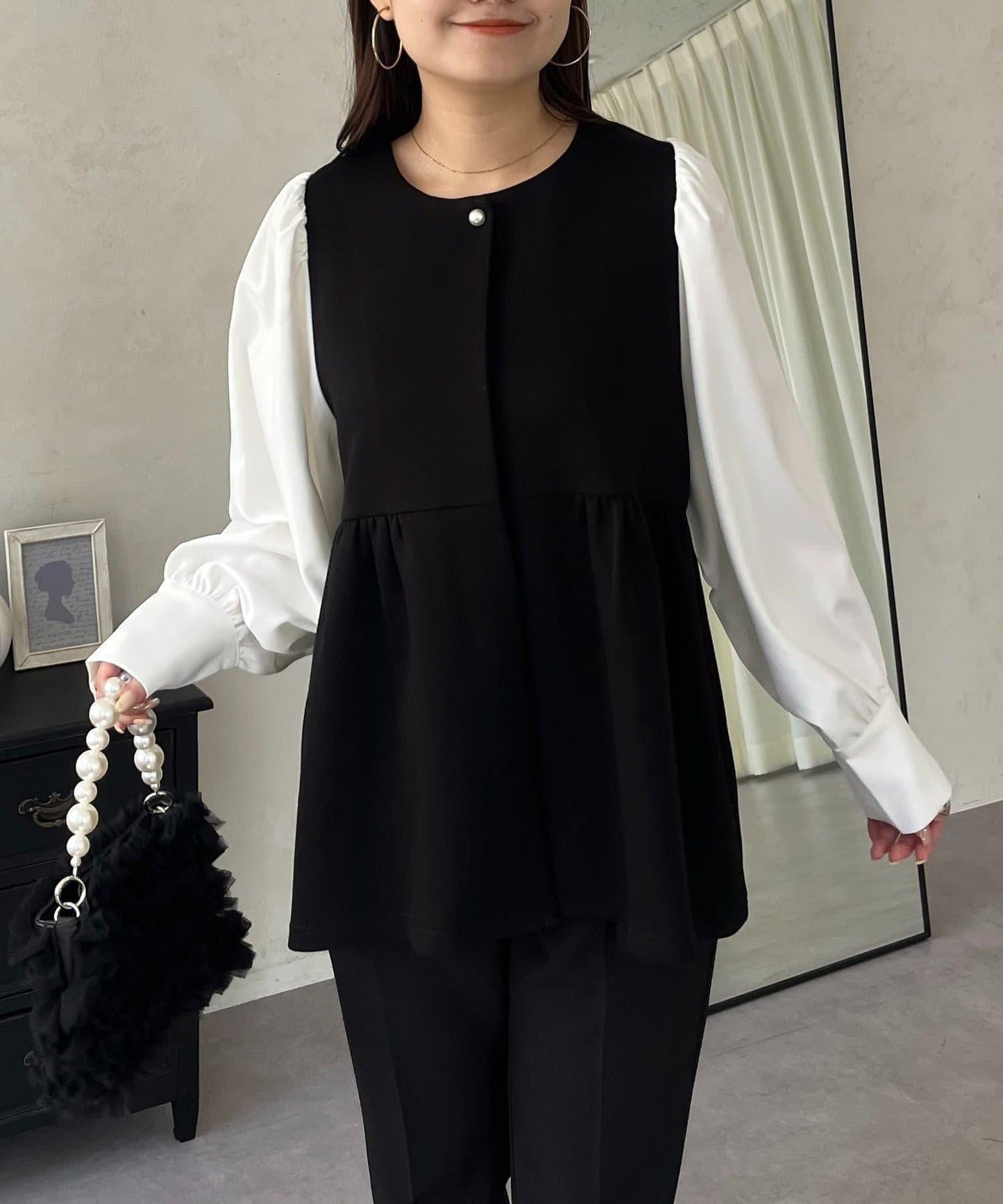 珍珠紐扣拼接荷葉邊上衣