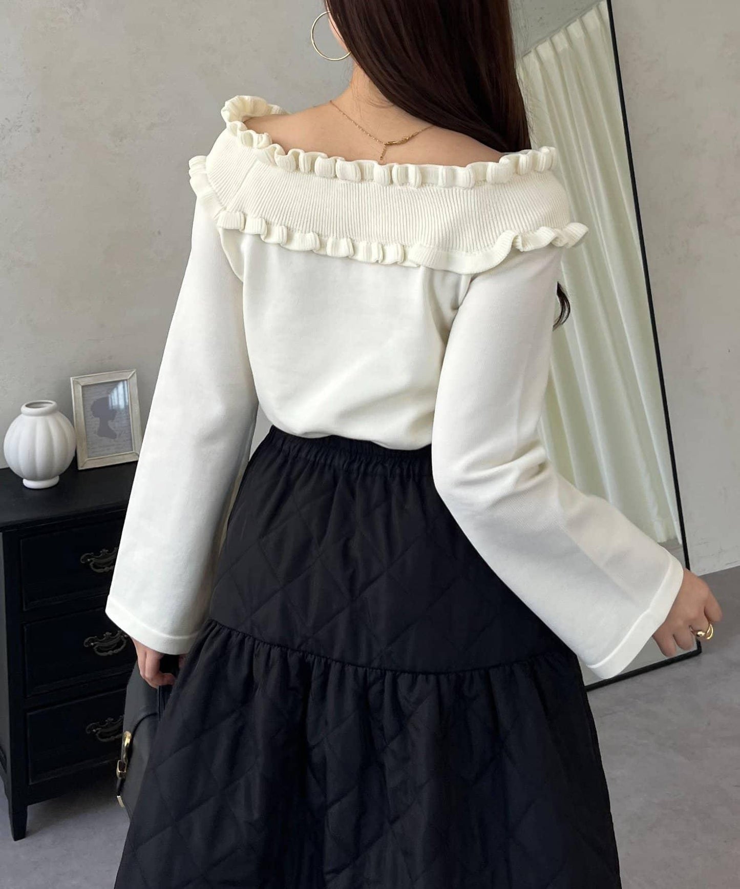 褶皺荷葉邊一字肩針織衫