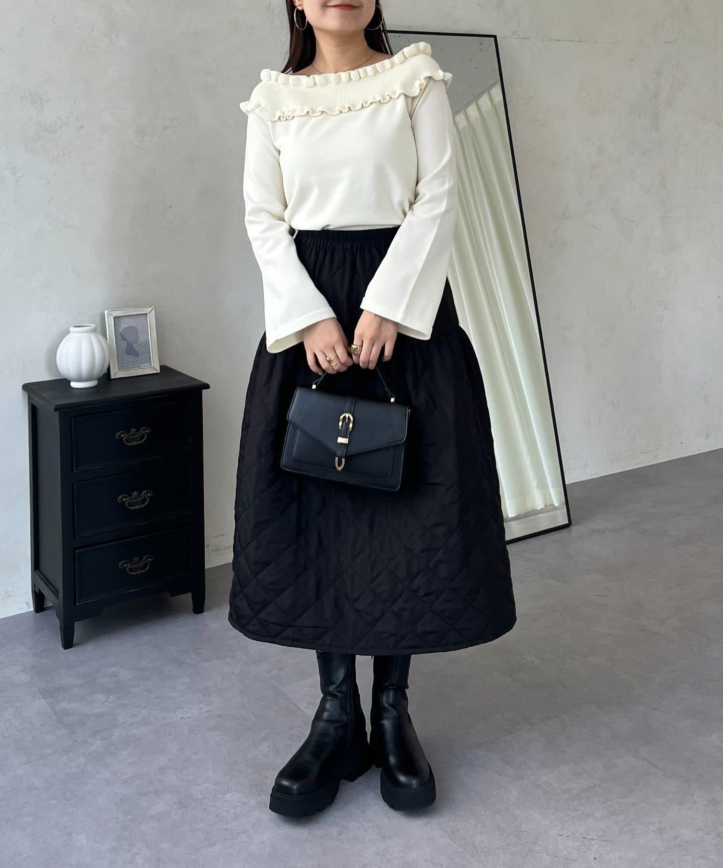 褶皺荷葉邊一字肩針織衫