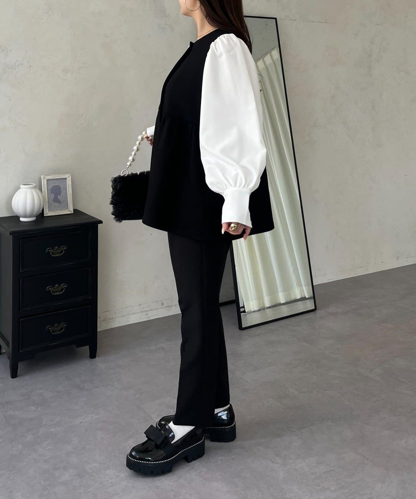 珍珠紐扣拼接荷葉邊上衣