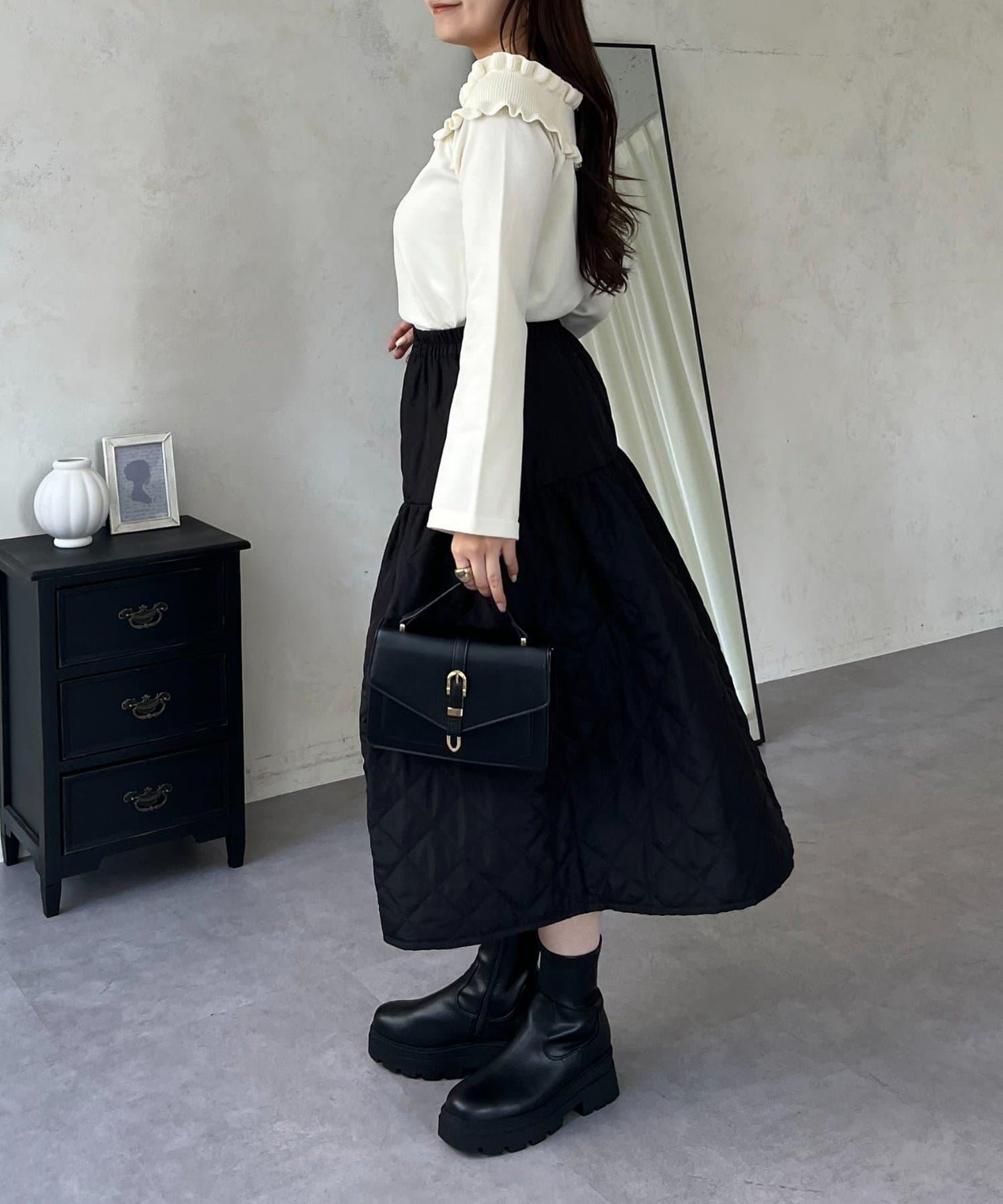 褶皺荷葉邊一字肩針織衫