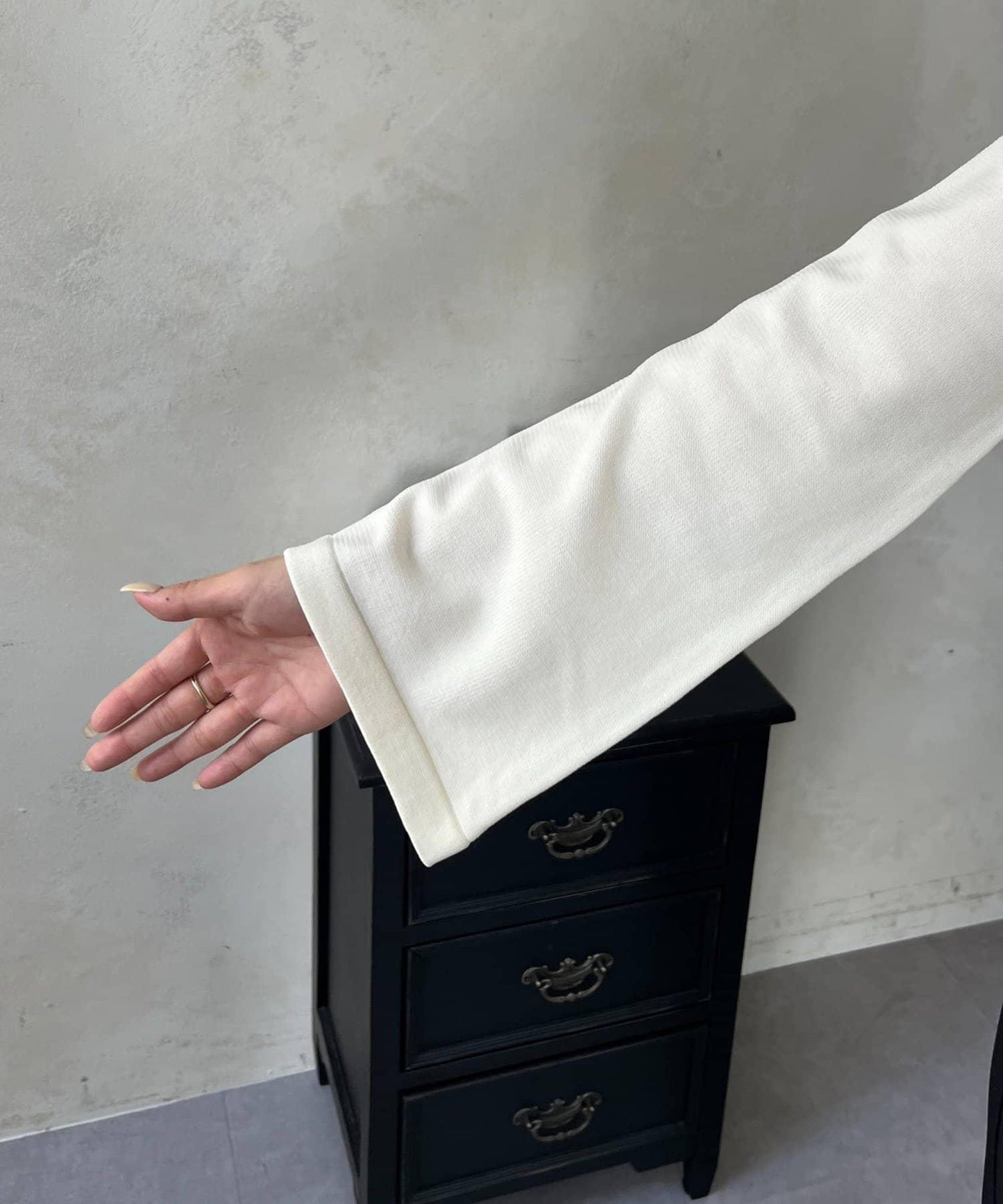 褶皺荷葉邊一字肩針織衫