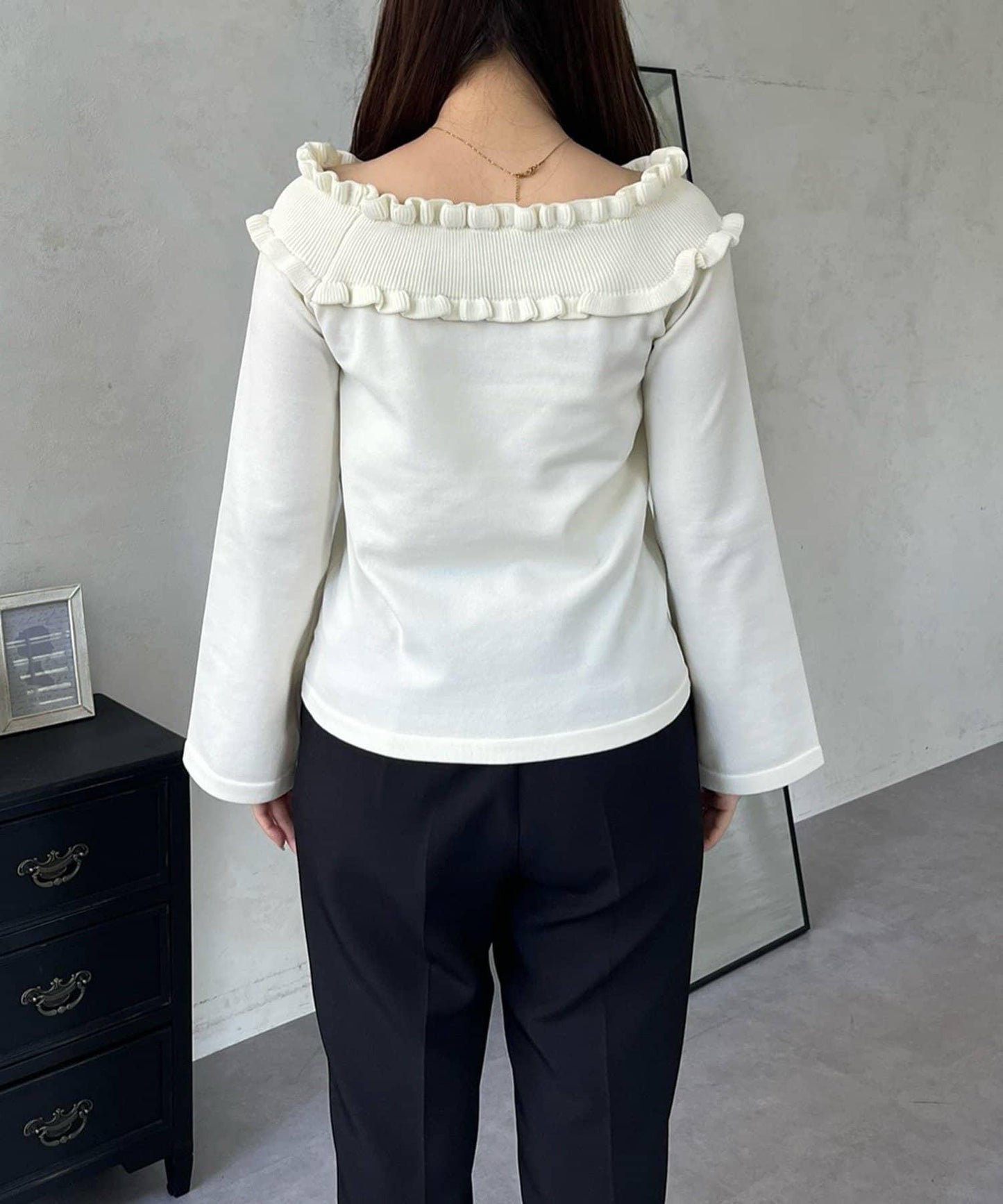 褶皺荷葉邊一字肩針織衫