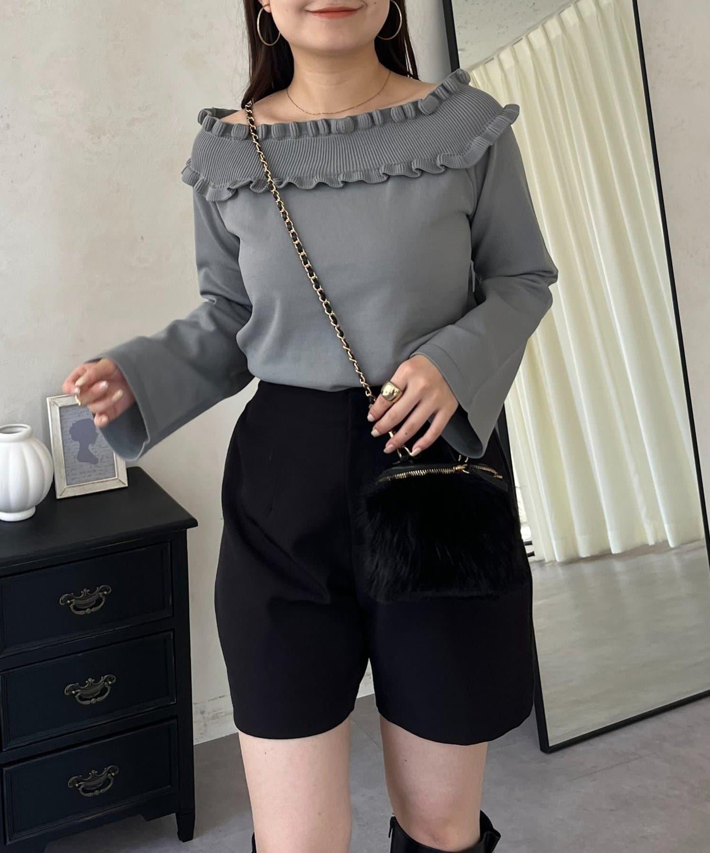 褶皺荷葉邊一字肩針織衫