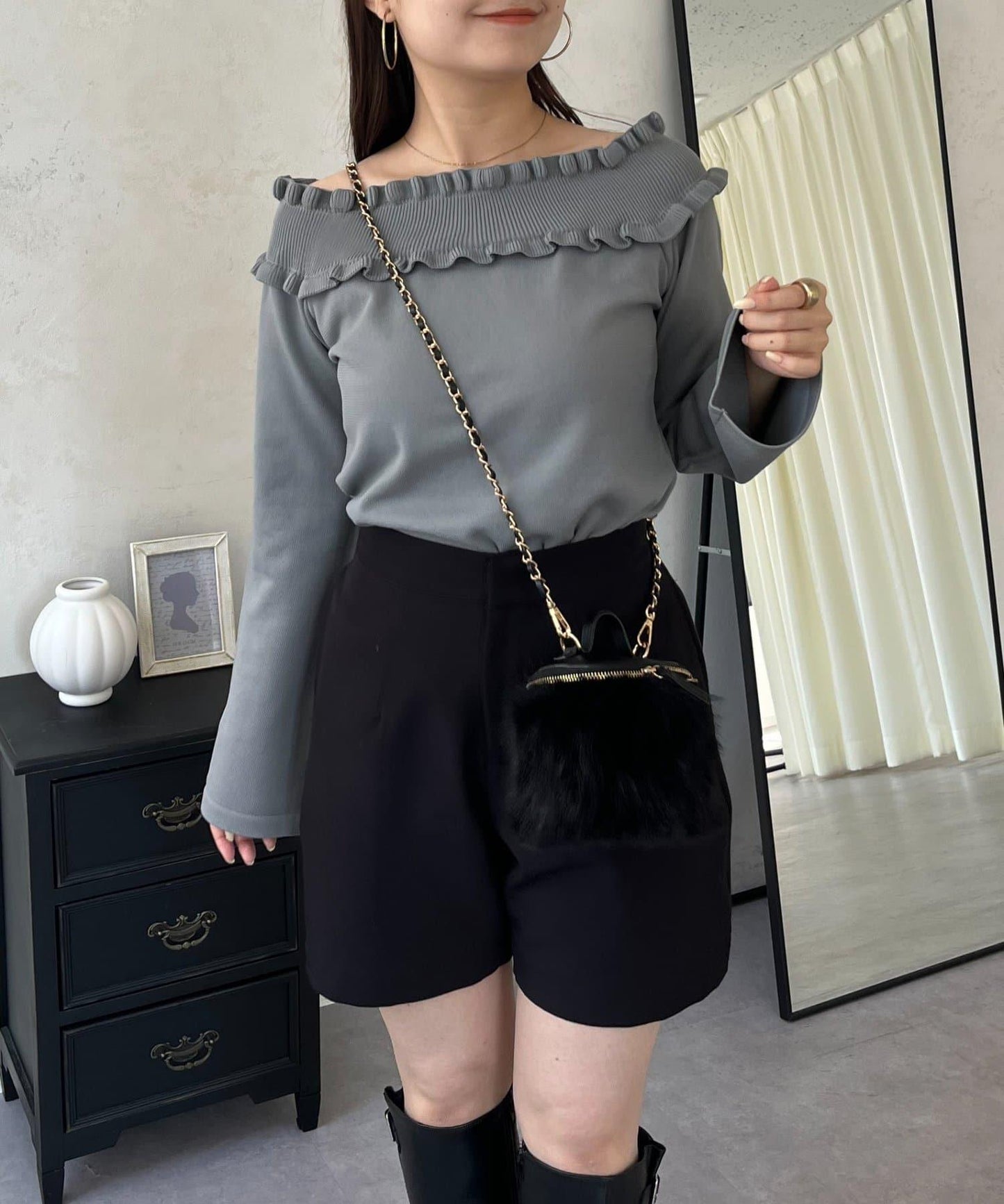 褶皺荷葉邊一字肩針織衫