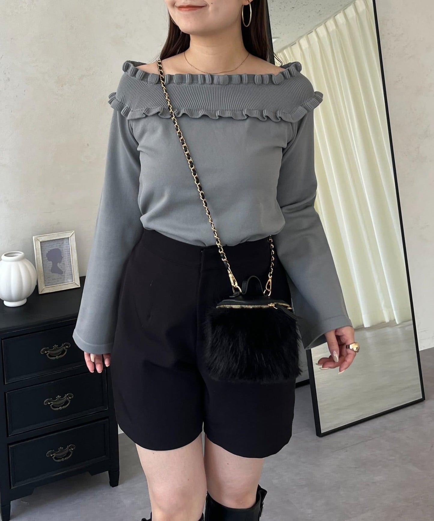 褶皺荷葉邊一字肩針織衫