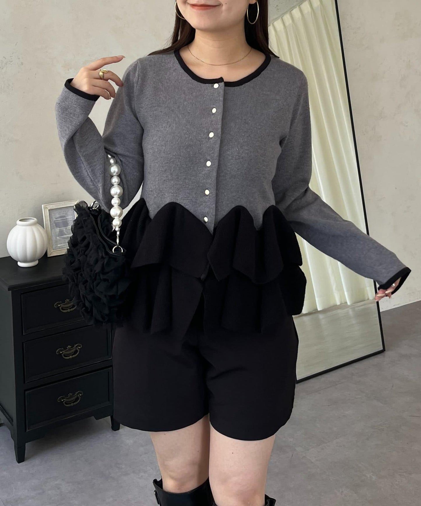 下襬荷葉邊針織開衫