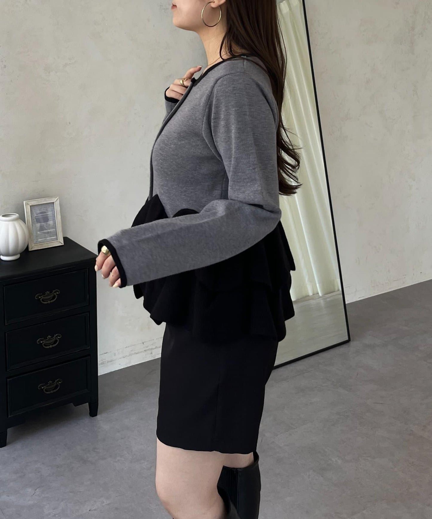 下襬荷葉邊針織開衫