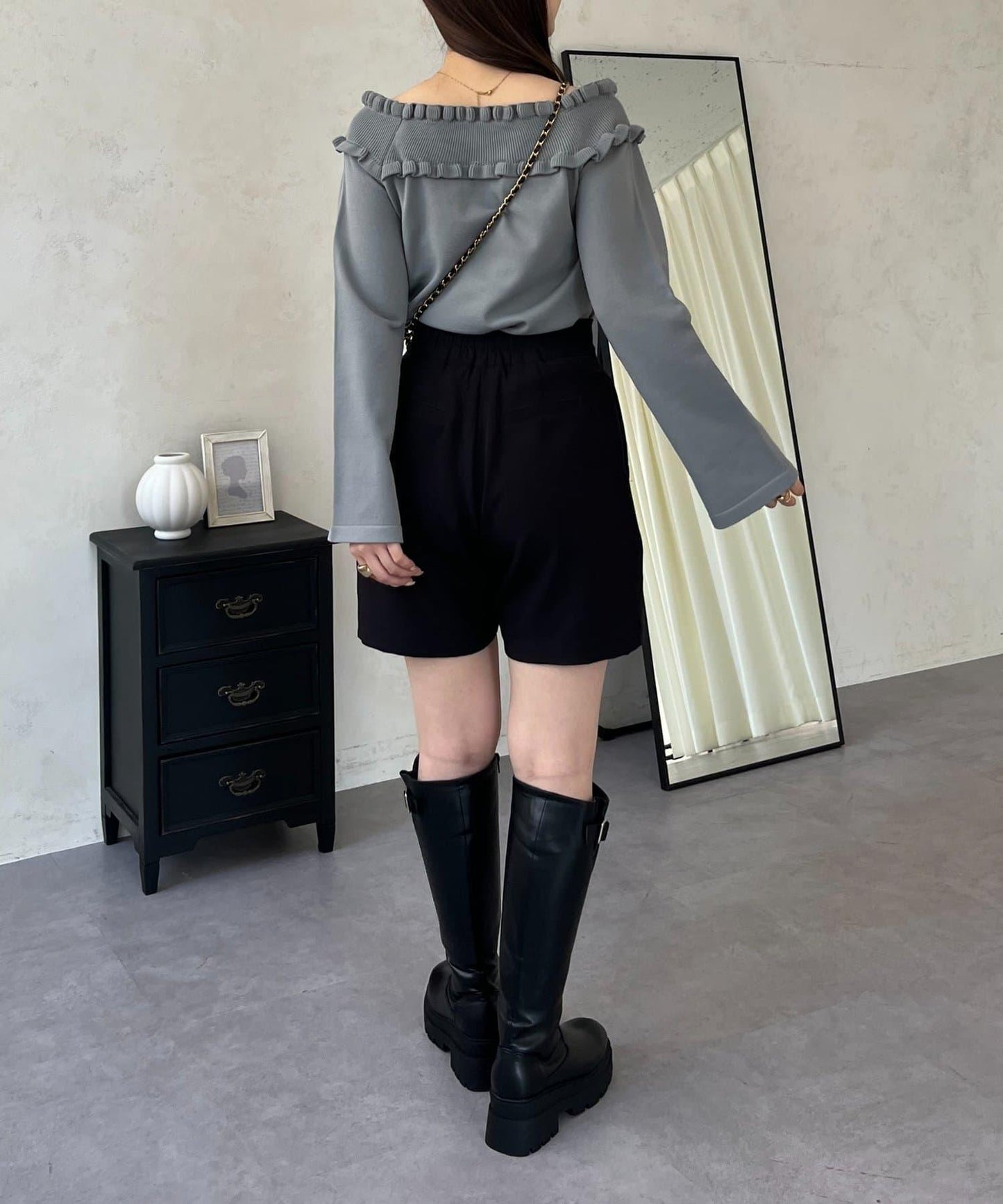 褶皺荷葉邊一字肩針織衫