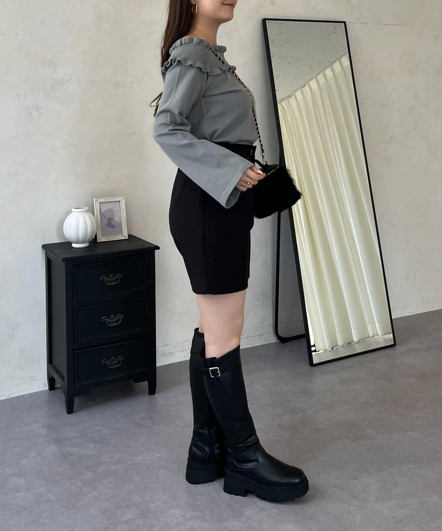 褶皺荷葉邊一字肩針織衫