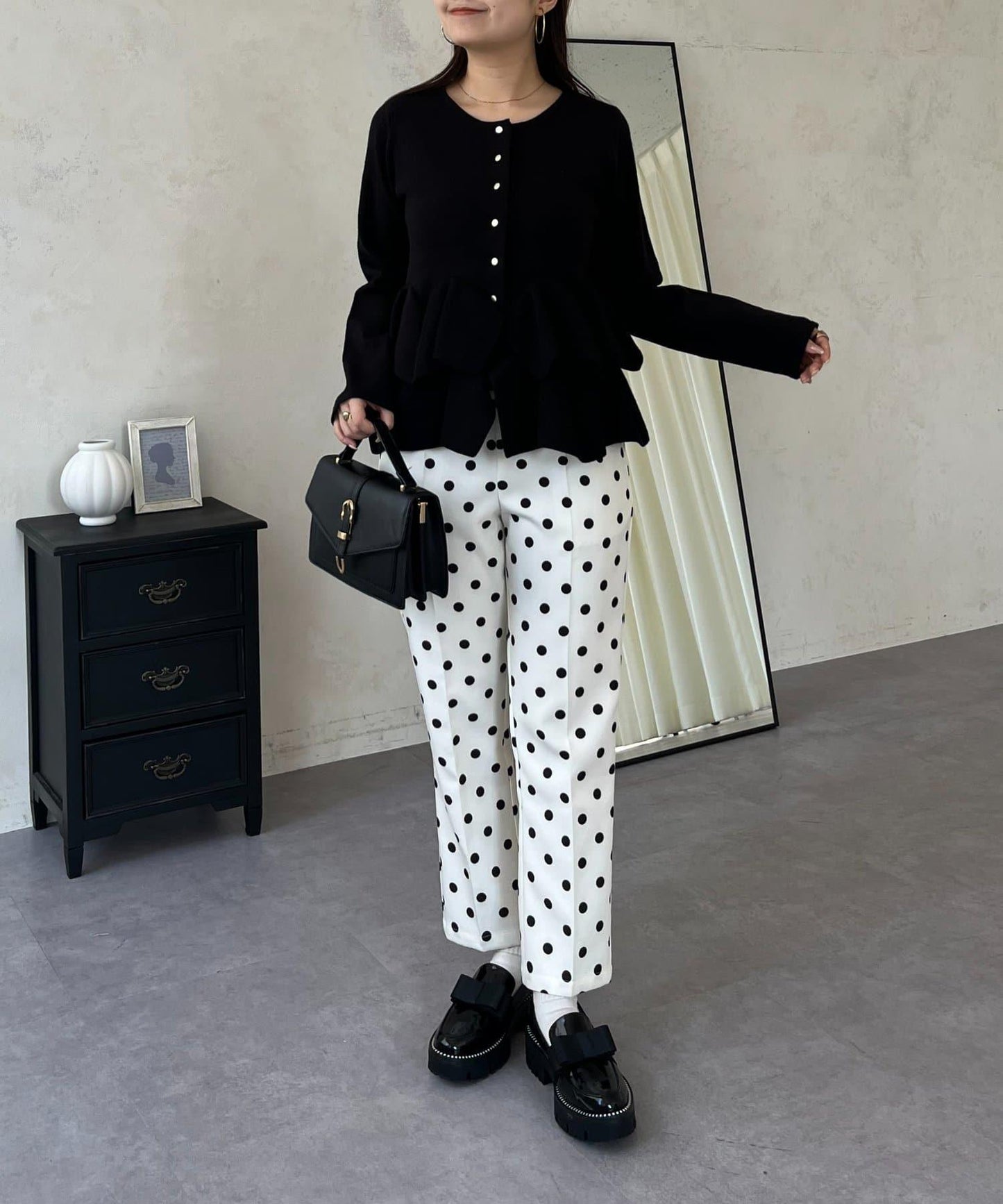 下襬荷葉邊針織開衫