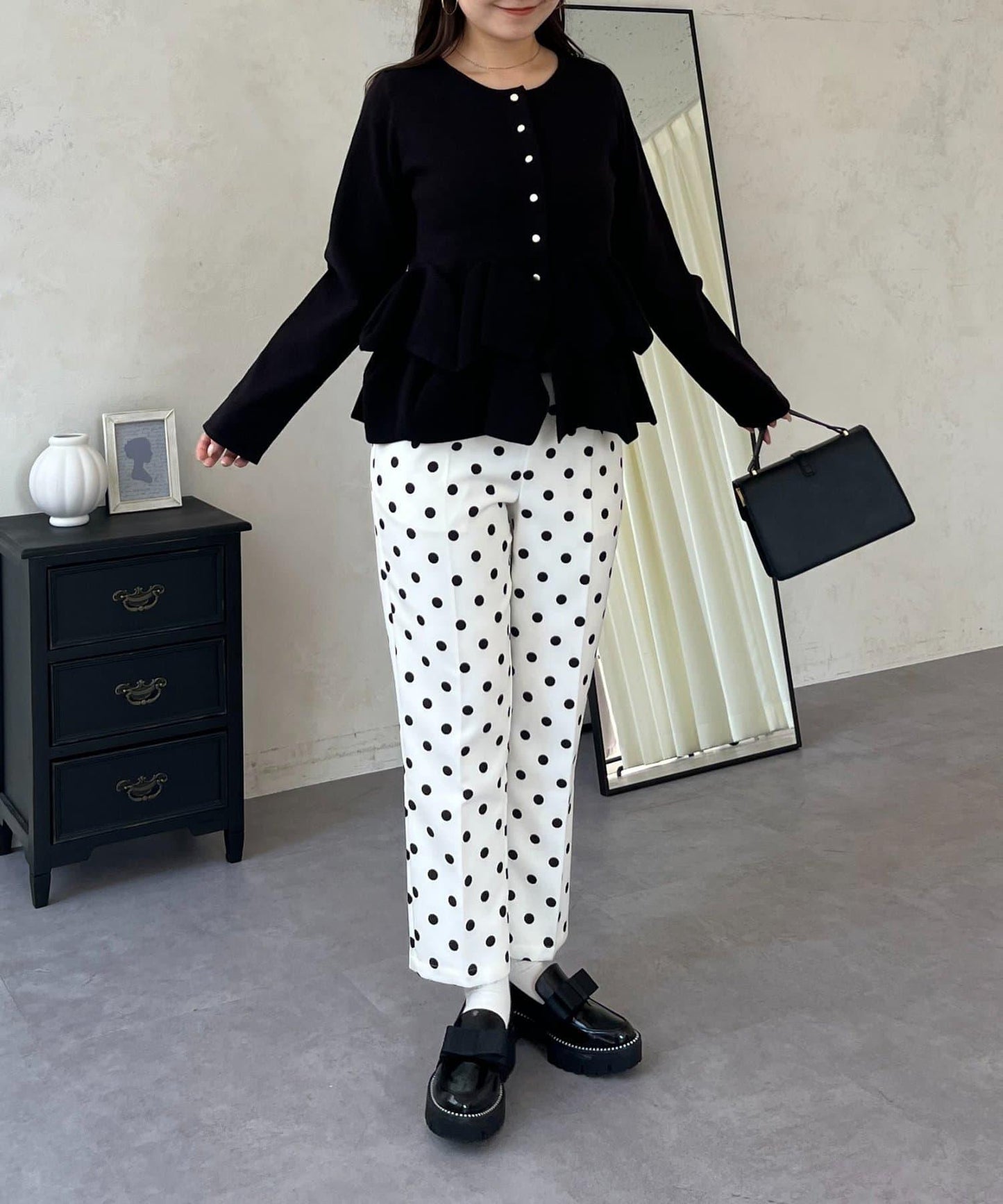 下襬荷葉邊針織開衫