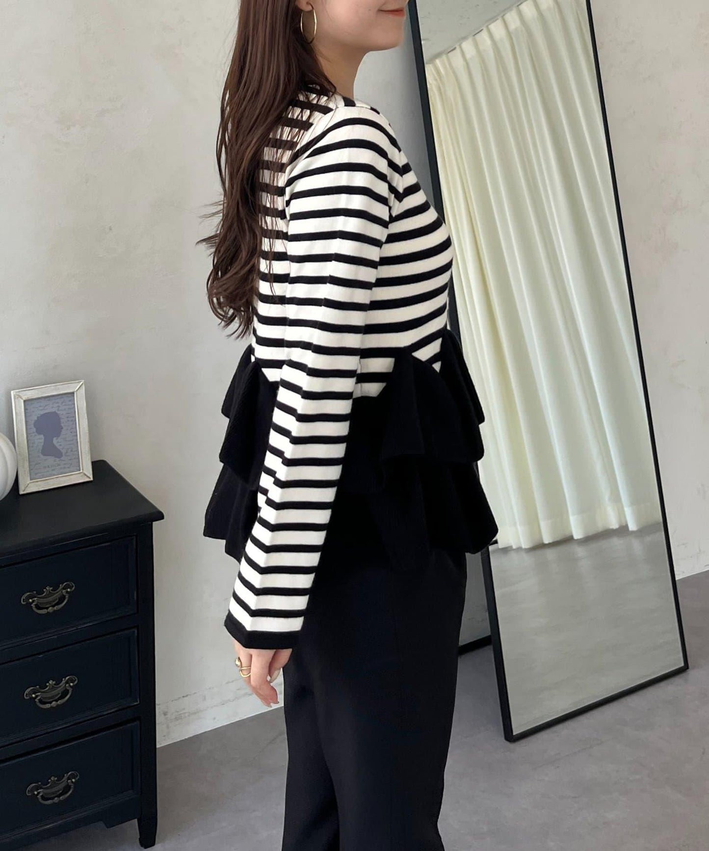 下襬荷葉邊針織開衫